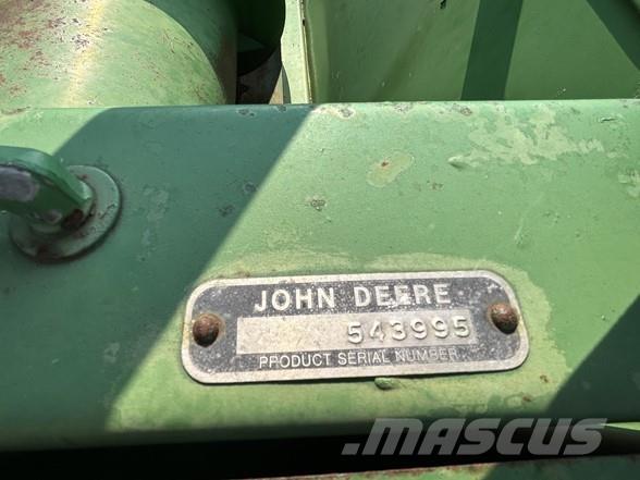 John Deere 220 Combine capete pentru culegatoare