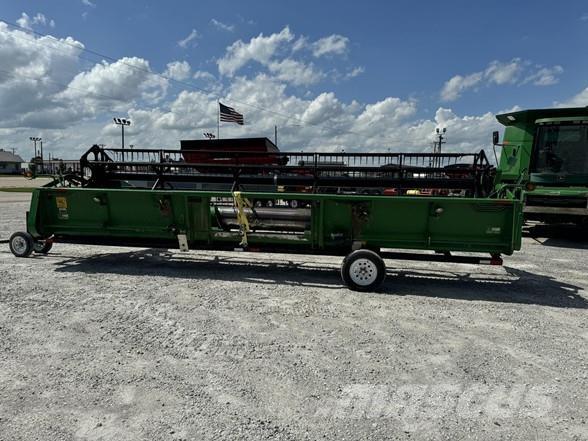 John Deere 925 Combine capete pentru culegatoare