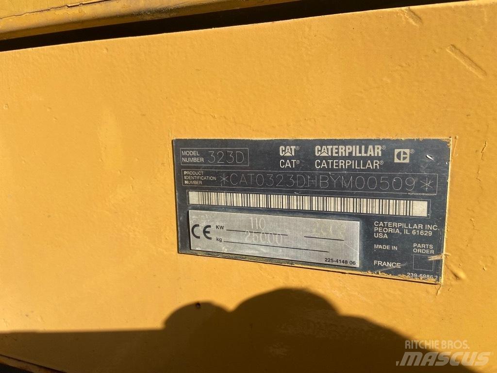 CAT 323 D Excavatoare pe șenile
