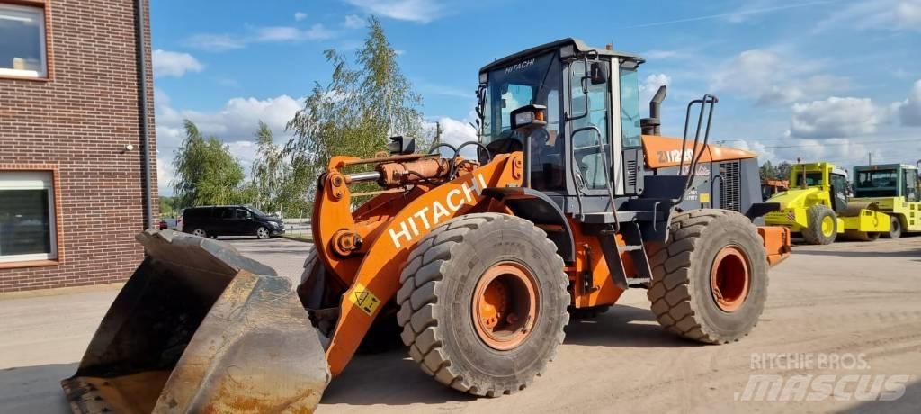 Hitachi ZW 220 Incarcator pe pneuri