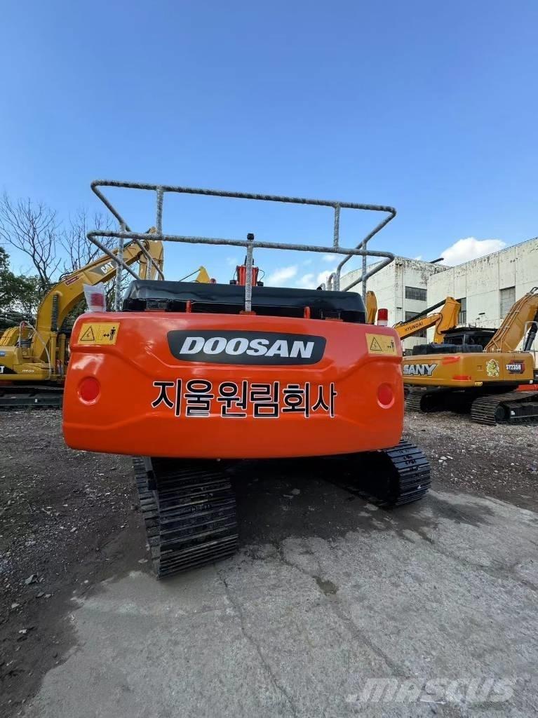 Doosan DX300LC Excavatoare pe șenile
