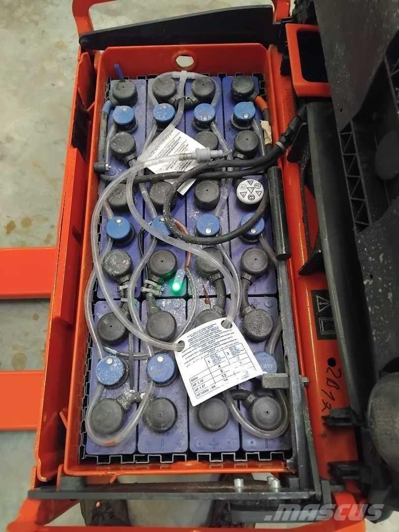 Linde T18 Pedestrian stacker