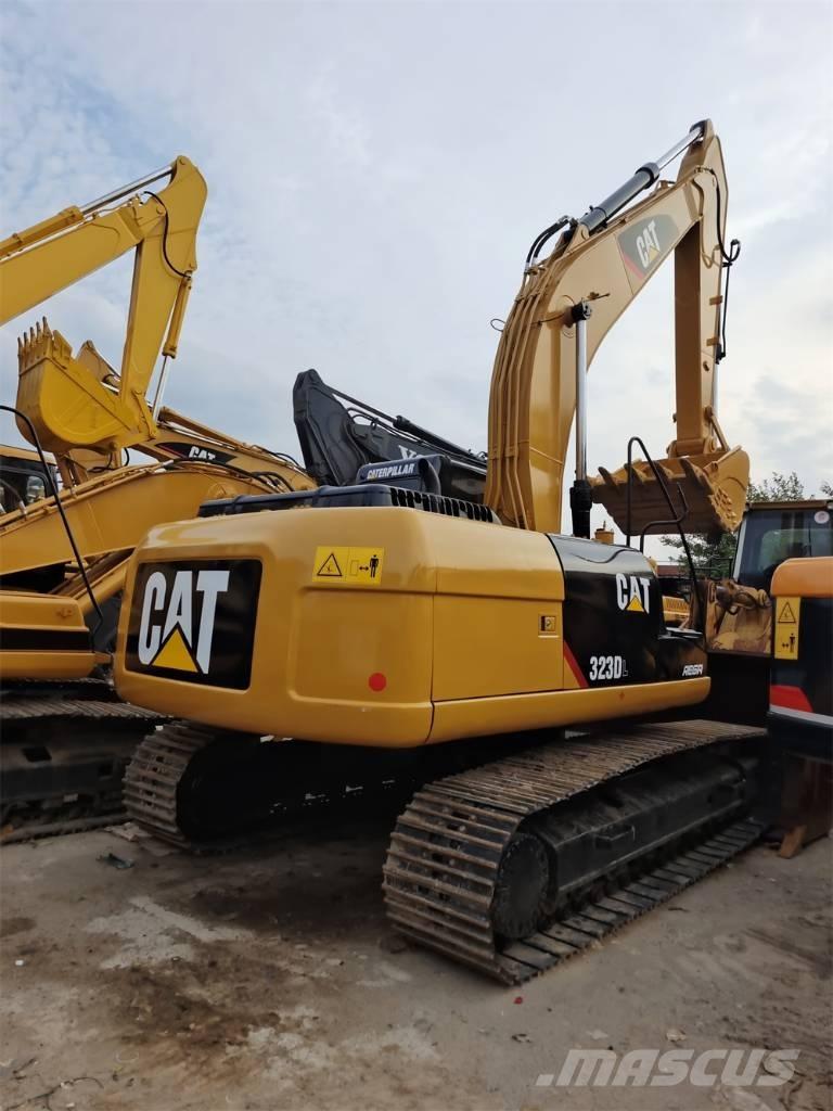 CAT 323 D Excavatoare pe șenile
