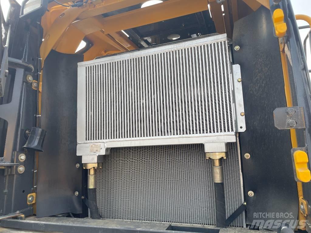 SDLG LG 956F Incarcator pe pneuri