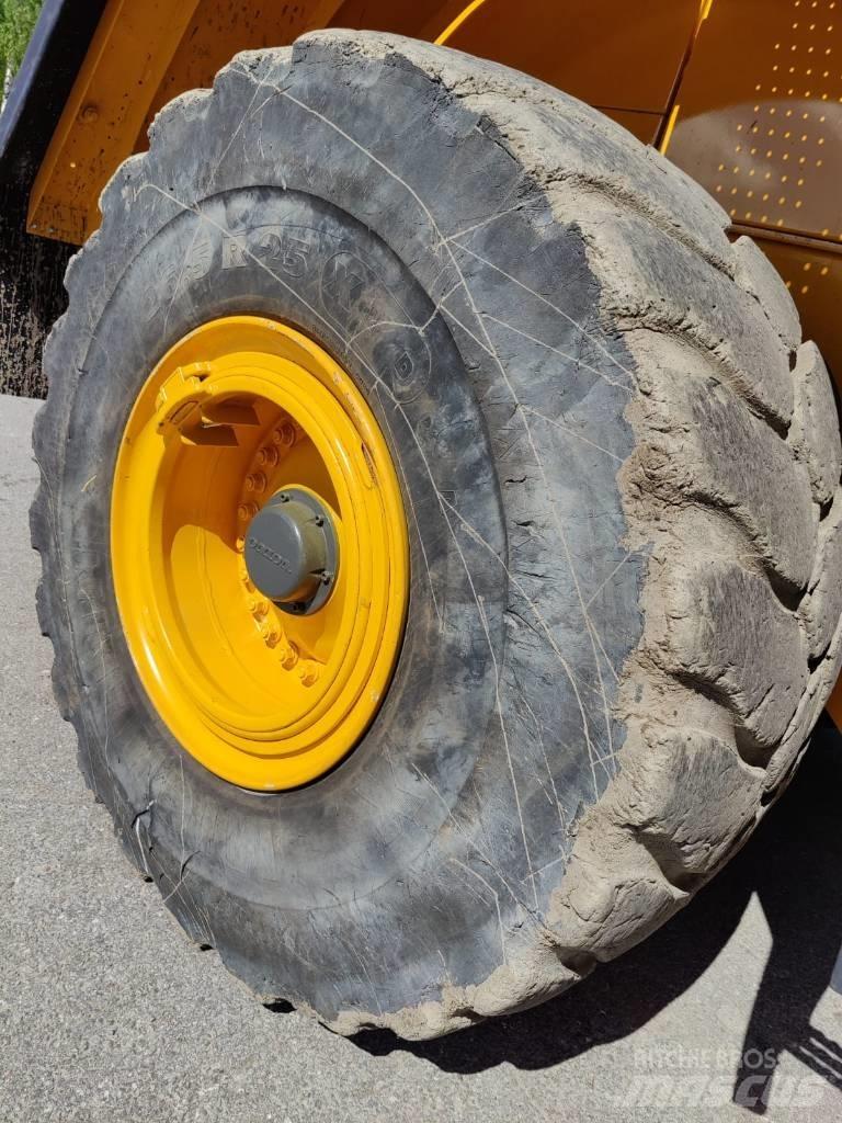 Volvo L 180 E Incarcator pe pneuri