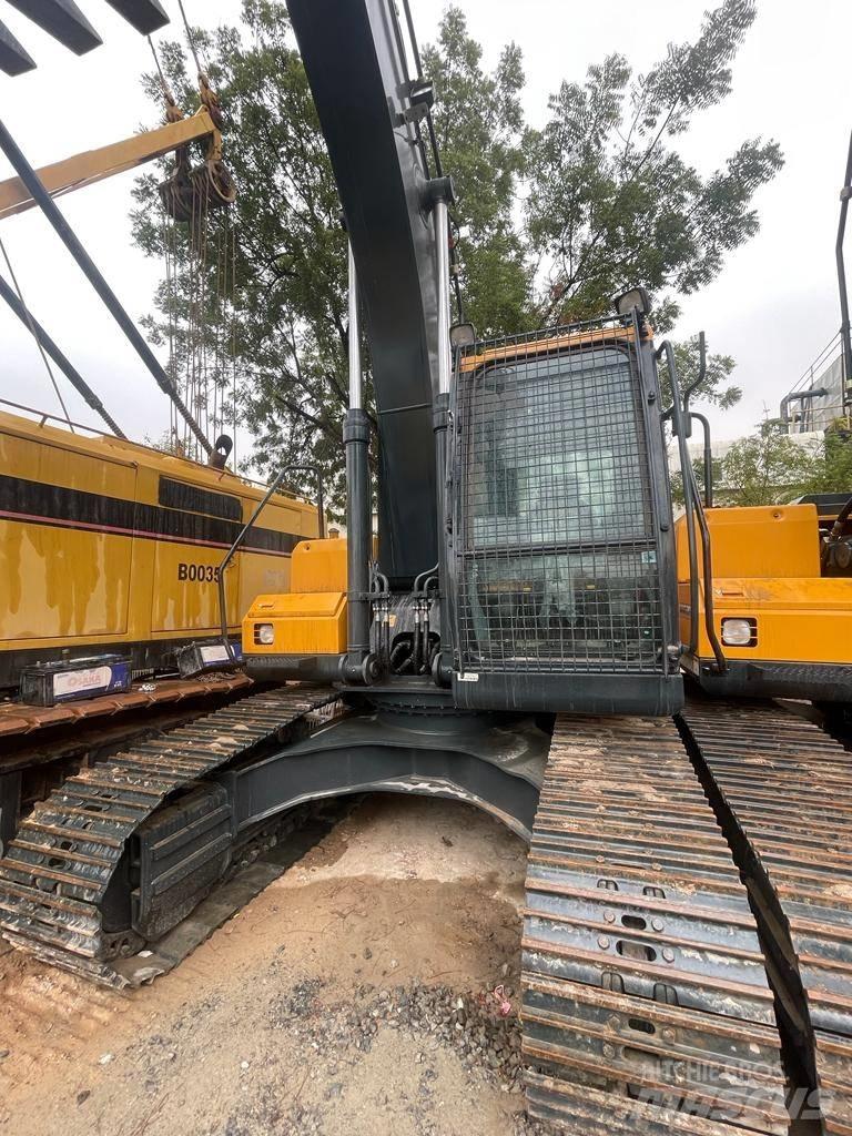 Hyundai R210 Excavatoare pe șenile
