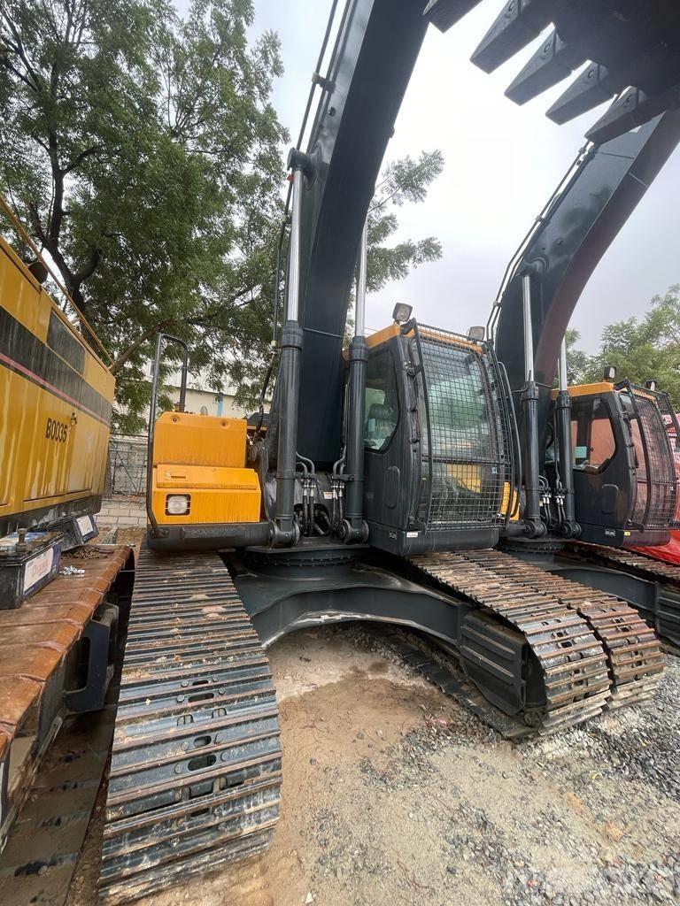 Hyundai R210 Excavatoare pe șenile
