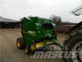 John Deere 575 Masina de balotat cilindric