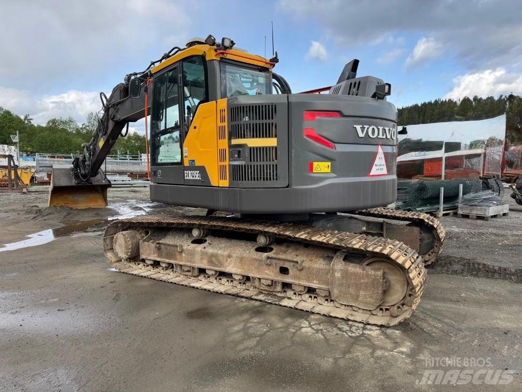 Volvo ECR 235 E Excavatoare pe șenile
