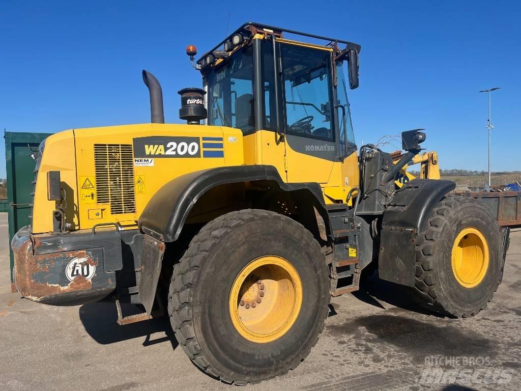 Komatsu WA 200-7 Excavatoare pe șenile
