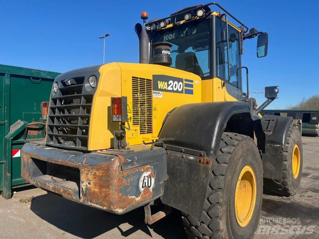 Komatsu WA 200-7 Excavatoare pe șenile
