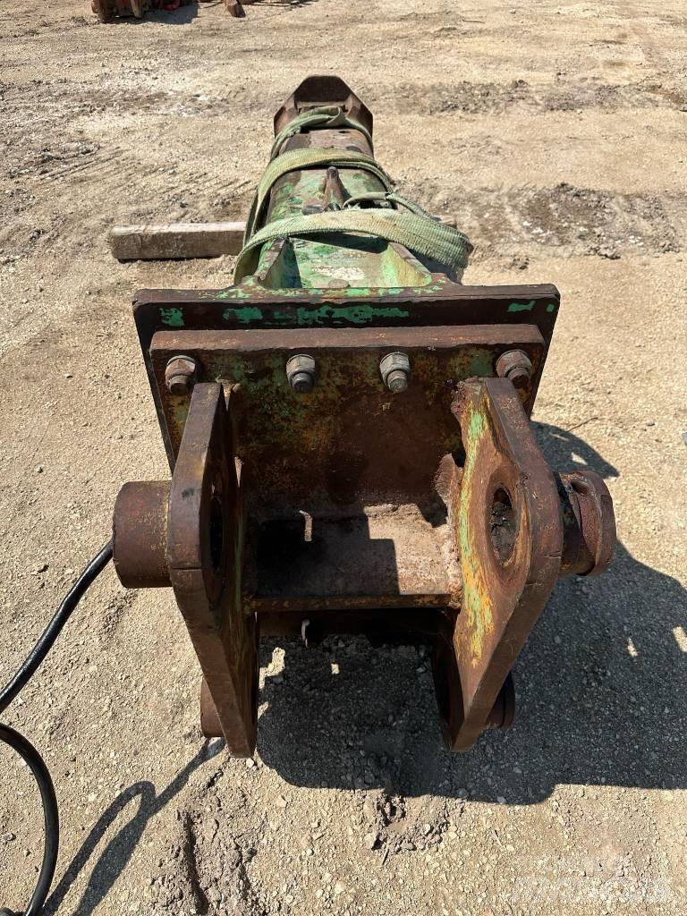 Montabert V 32 Ciocane / Concasoare