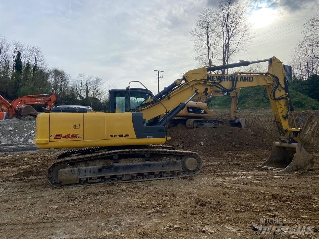 New Holland E245 Excavatoare pe șenile
