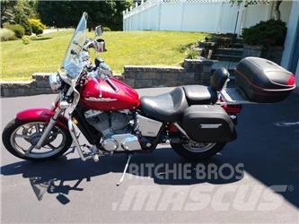 Honda VT1100 Barje si pontoane