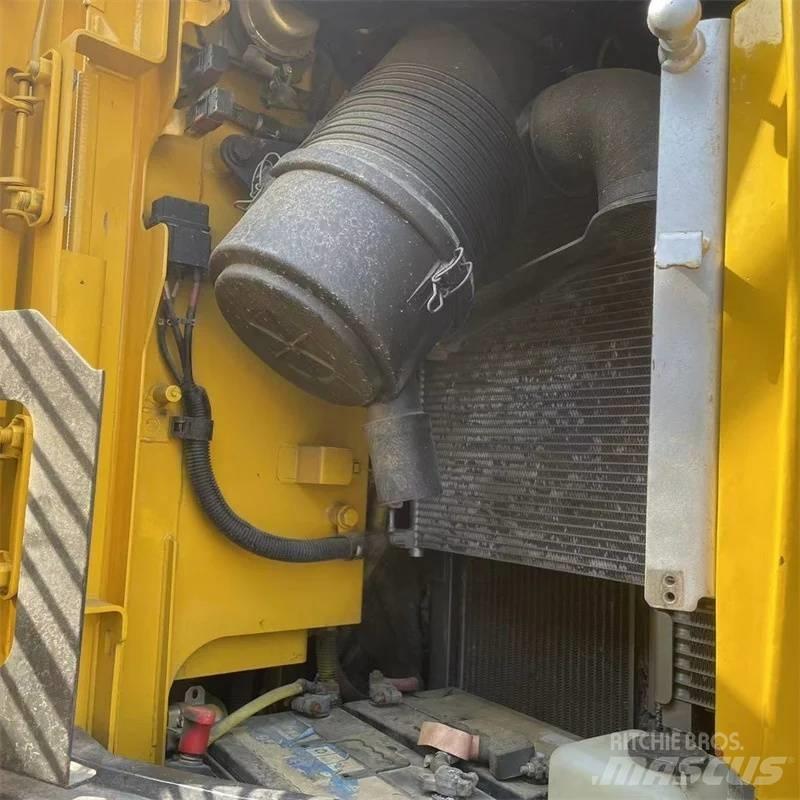 Komatsu PC 138 Excavatoare pe șenile
