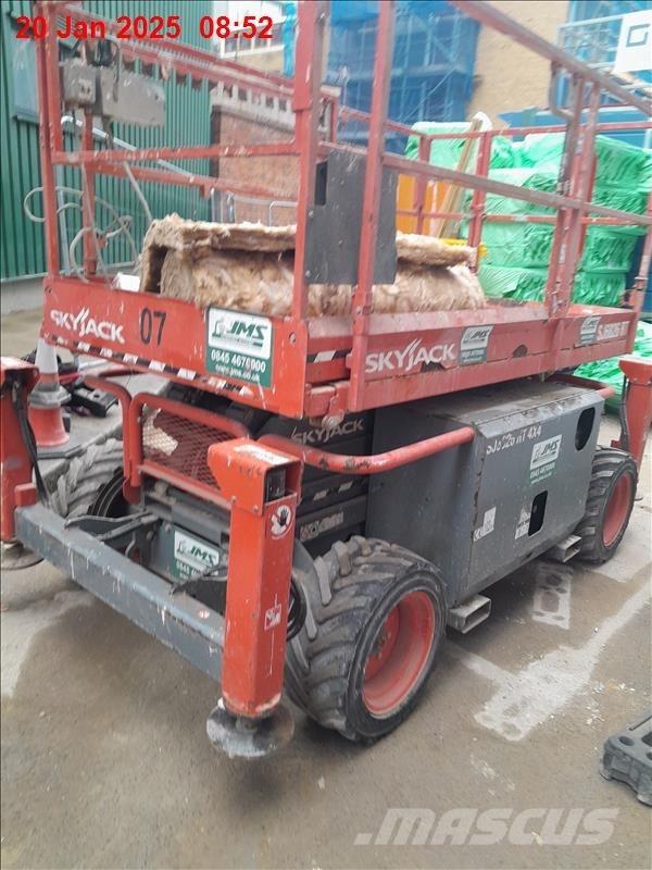 SkyJack 6832 RT Platforme foarfeca