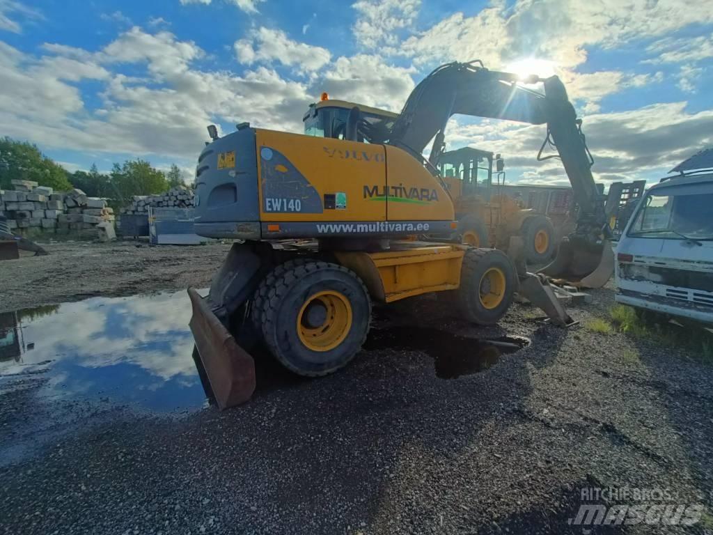 Volvo EW 140 Excavatoare cu roti