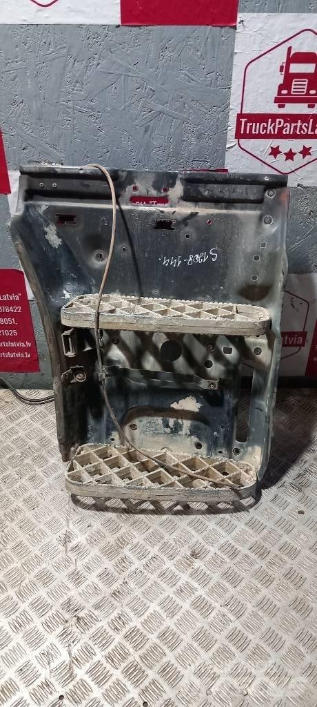 Scania 94 D.   1515194 Cabine si interior