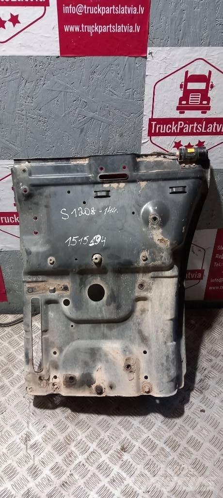 Scania 94 D.   1515194 Cabine si interior