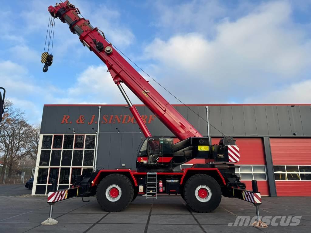 Terex RT 100 Macara teren accidentat