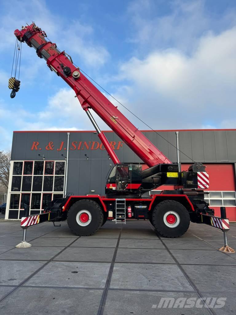 Terex RT 100 Macara teren accidentat