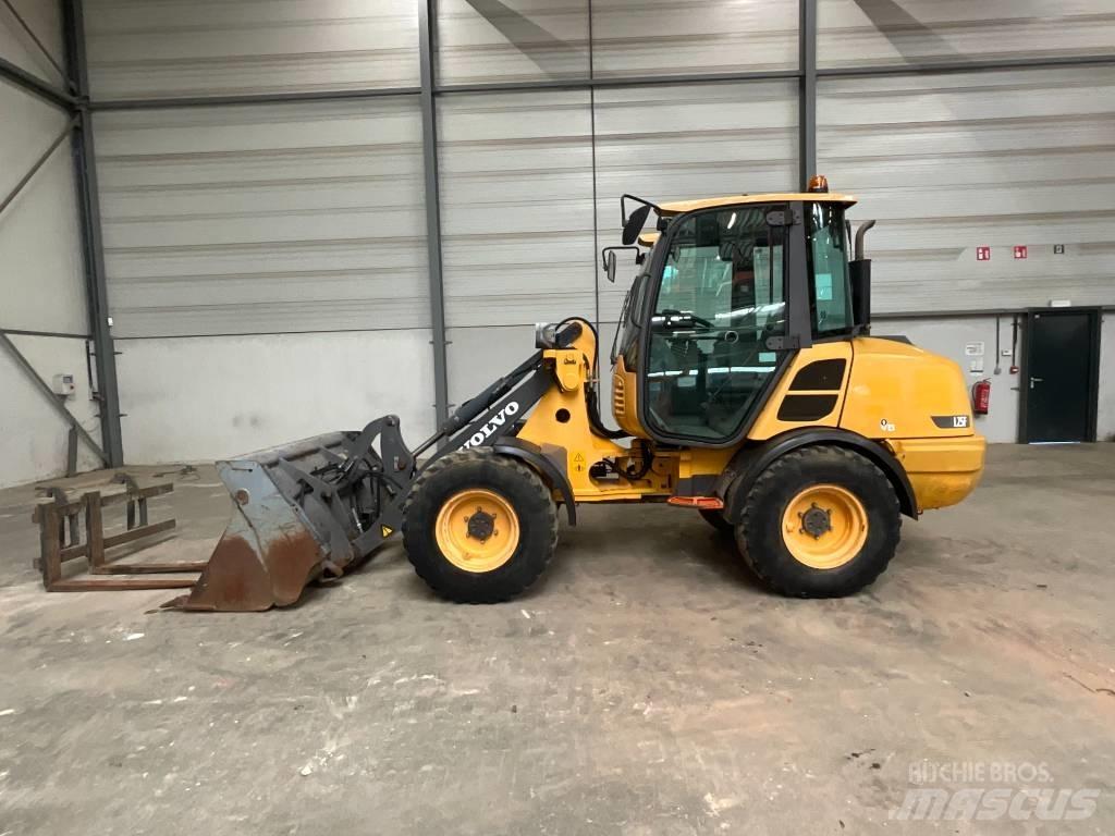 Volvo L 25 F Incarcator pe pneuri