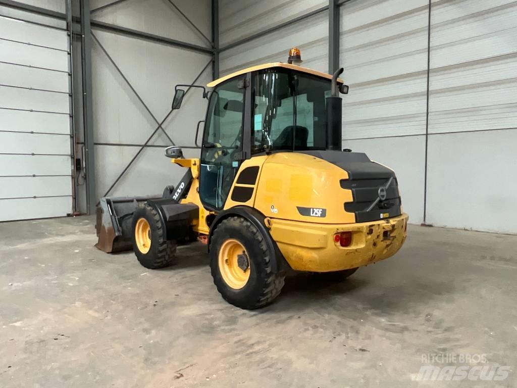 Volvo L 25 F Incarcator pe pneuri