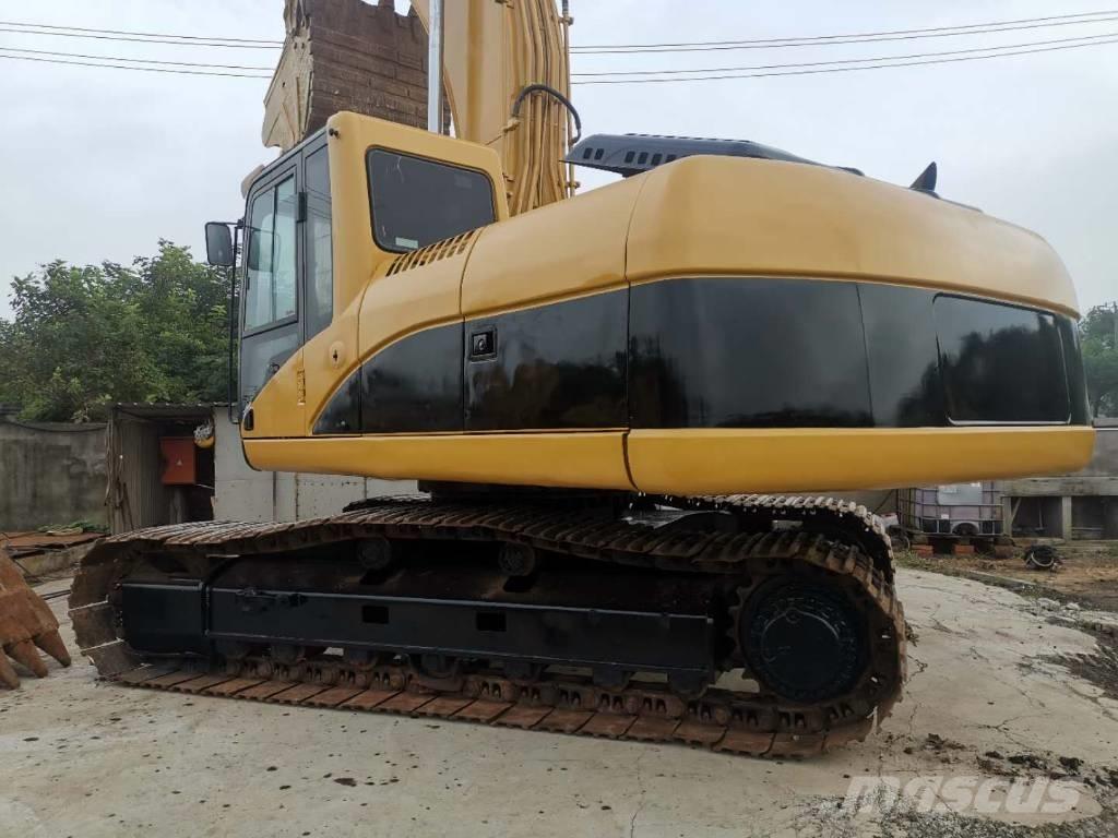 CAT 325C Excavatoare pe șenile
