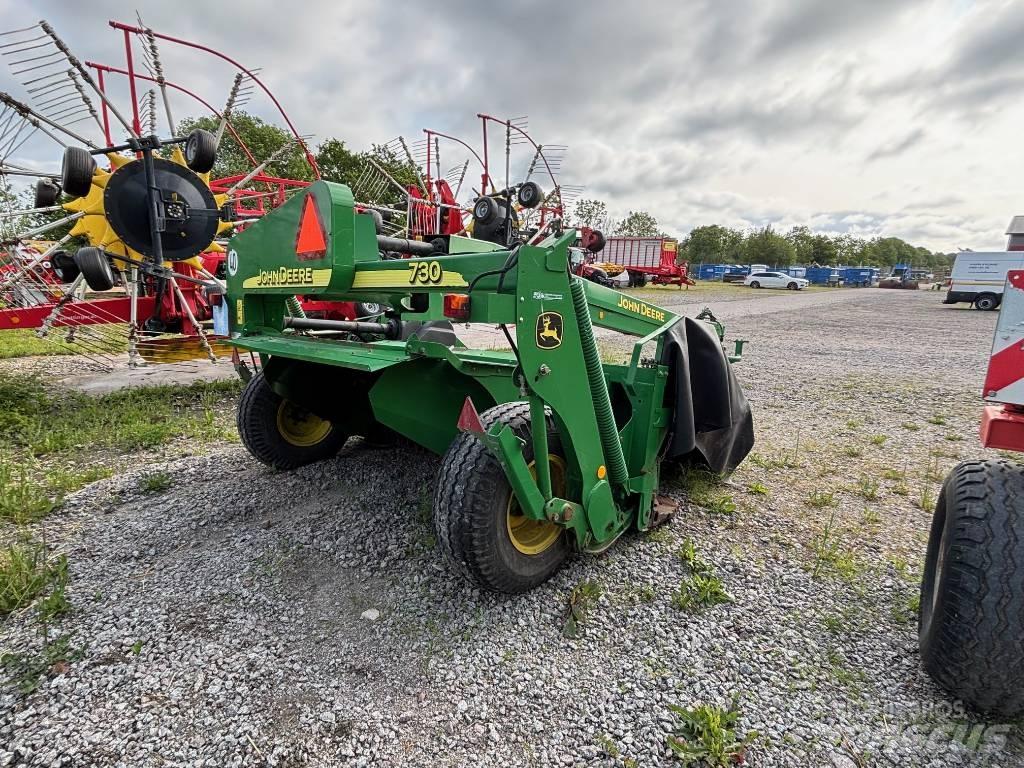 John Deere 730 Cositoare de iarba cu umidificator