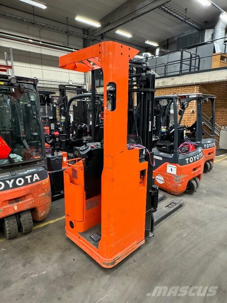 Toyota SSE135L Transpaleti autopropulsanti