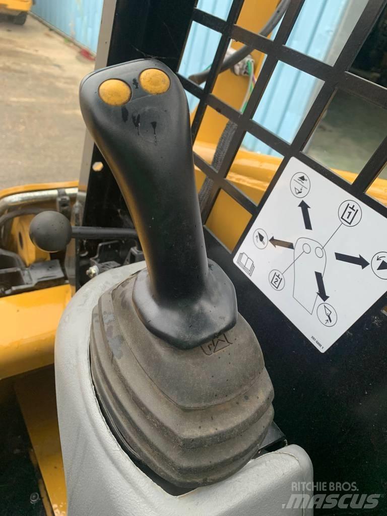 CAT 216 B 3 Mini incarcatoare