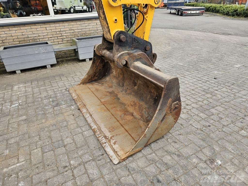 JCB JS145W Excavatoare cu roti