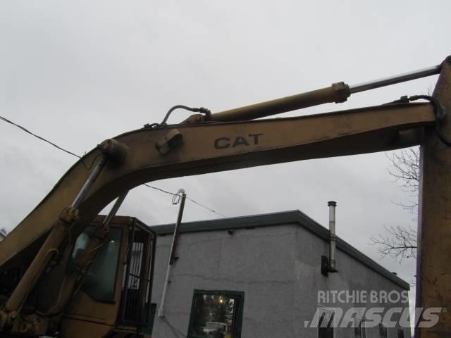 CAT 235 B Excavatoare pe șenile
