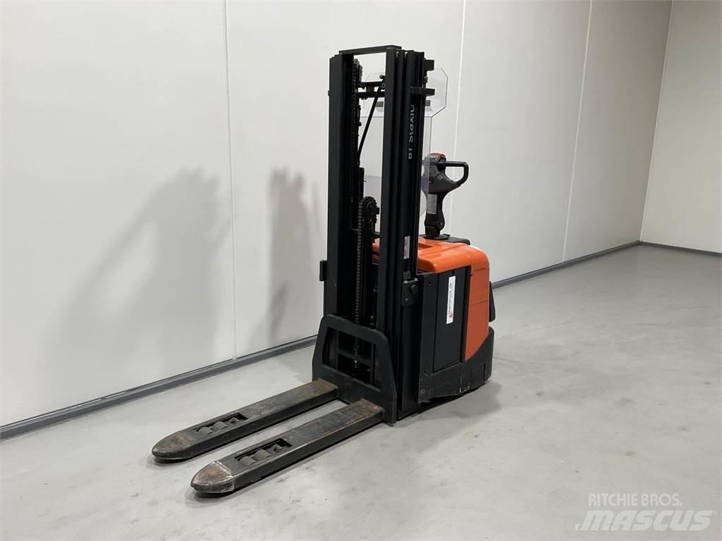 BT SPE125L Transpaleti autopropulsanti