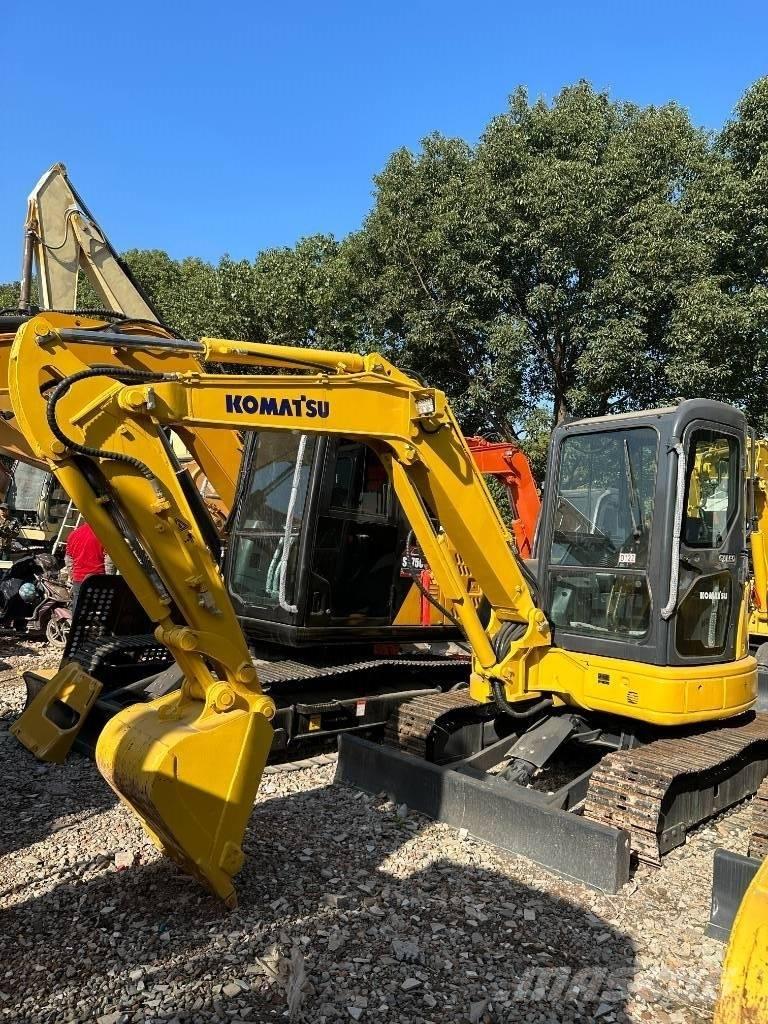 Komatsu PC 40 Excavatoare pe șenile
