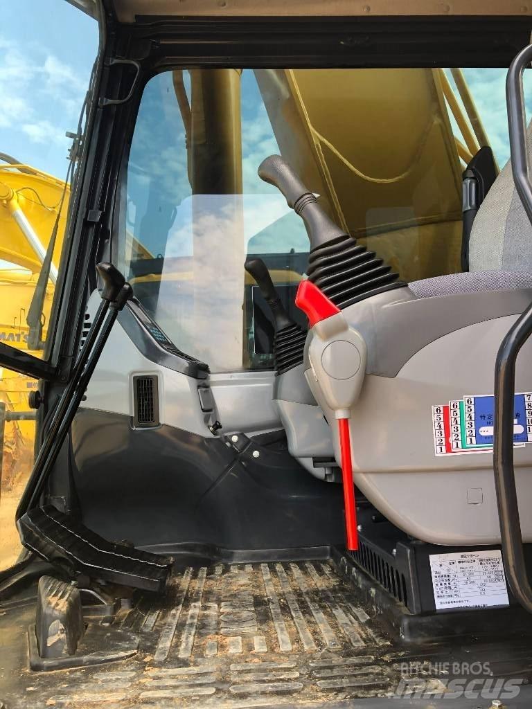 Komatsu 350 Excavatoare pe șenile

