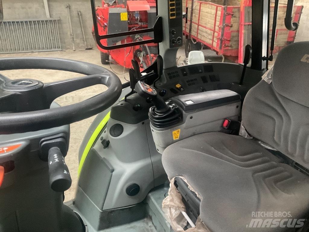 CLAAS Arion 440 CIS Tractoare