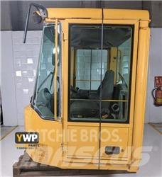 Volvo L 180 E Cab Cabine si interior