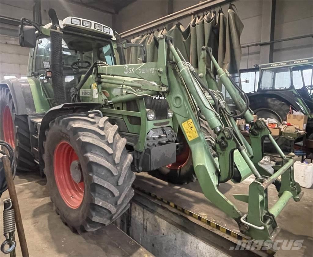 Fendt 820 Vario Tractoare