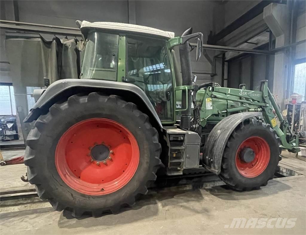 Fendt 820 Vario Tractoare