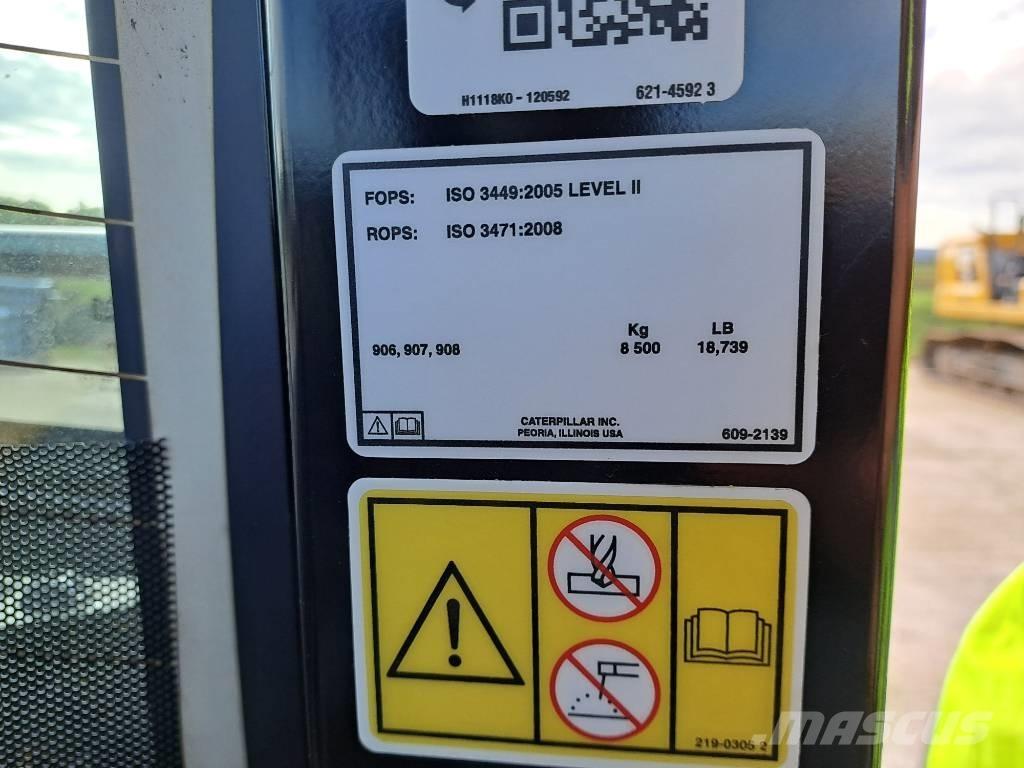 CAT 906 (Bucket+Forks) Incarcator pe pneuri