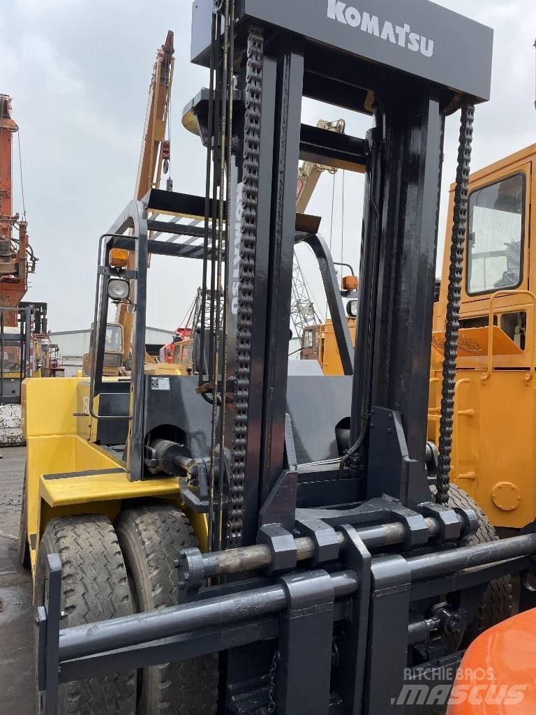 Komatsu 15 Ton Stivuitor diesel