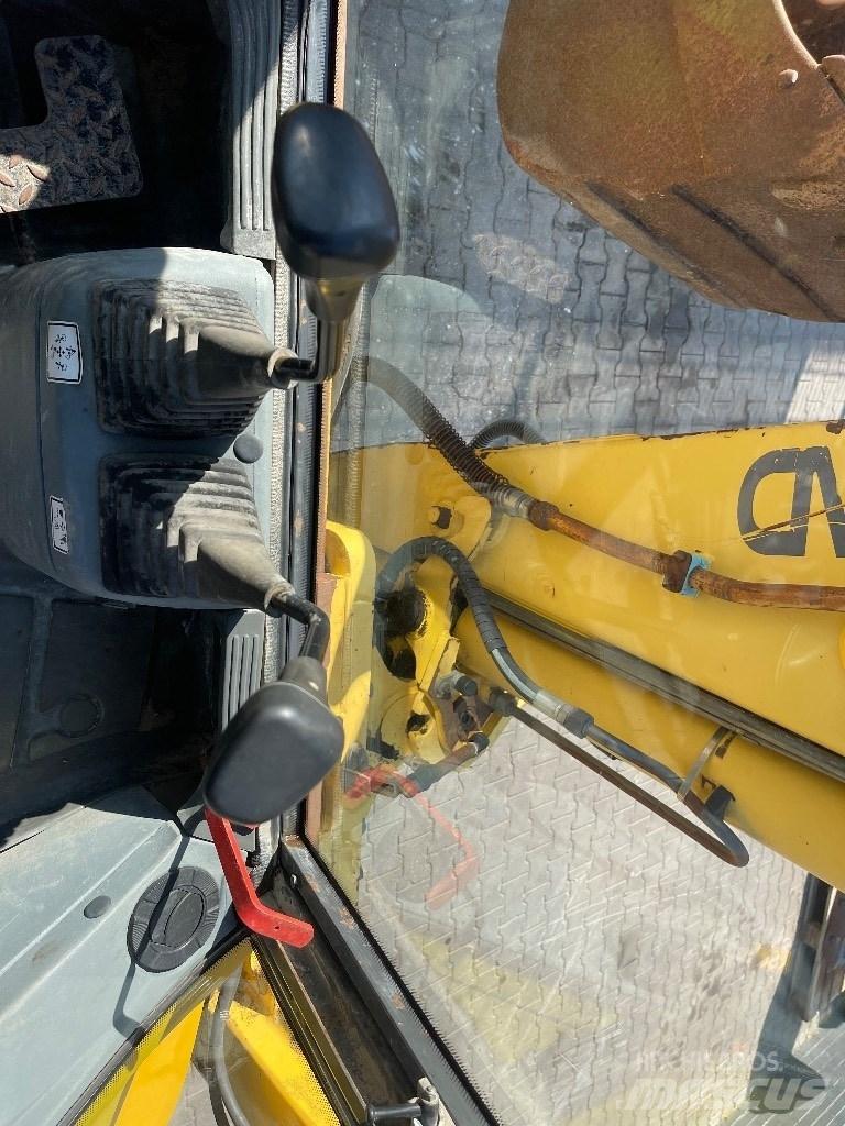 New Holland LB 110 Buldoexcavatoare