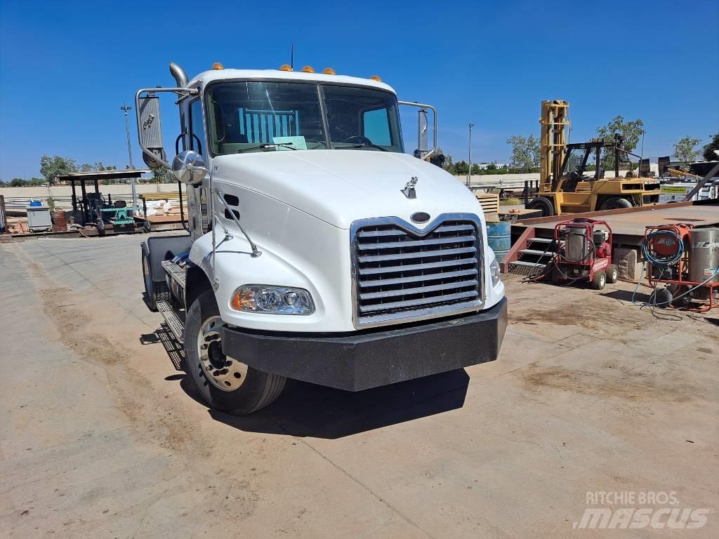Mack CX612 Autotractoare