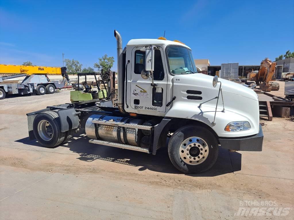 Mack CX612 Autotractoare