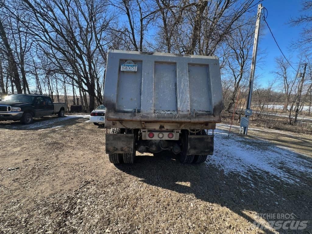 Sterling L 7500 Autobasculanta