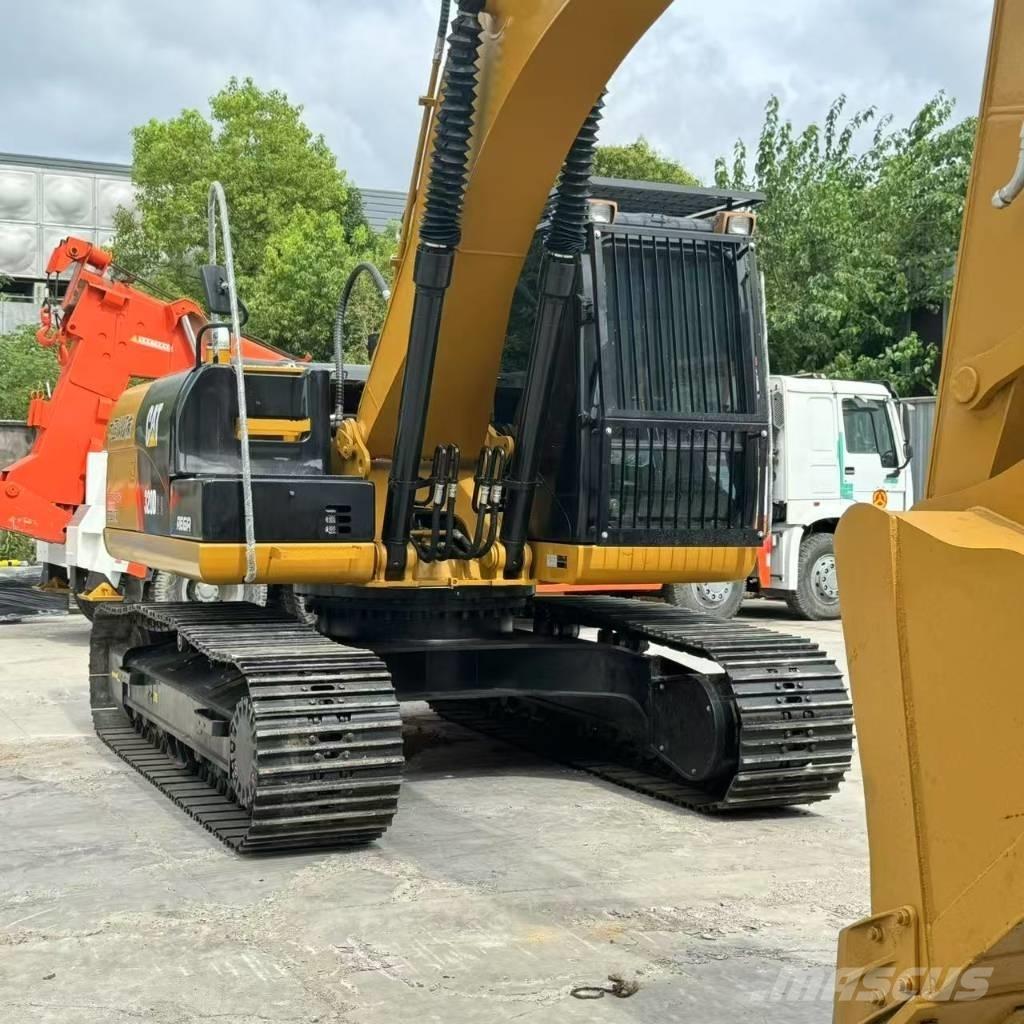 CAT 320 D2 Excavatoare pe șenile
