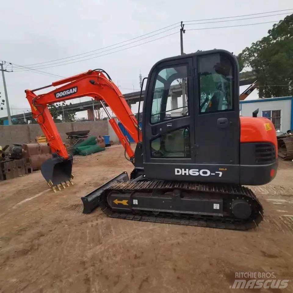Doosan DH60-7 Excavatoare pe șenile
