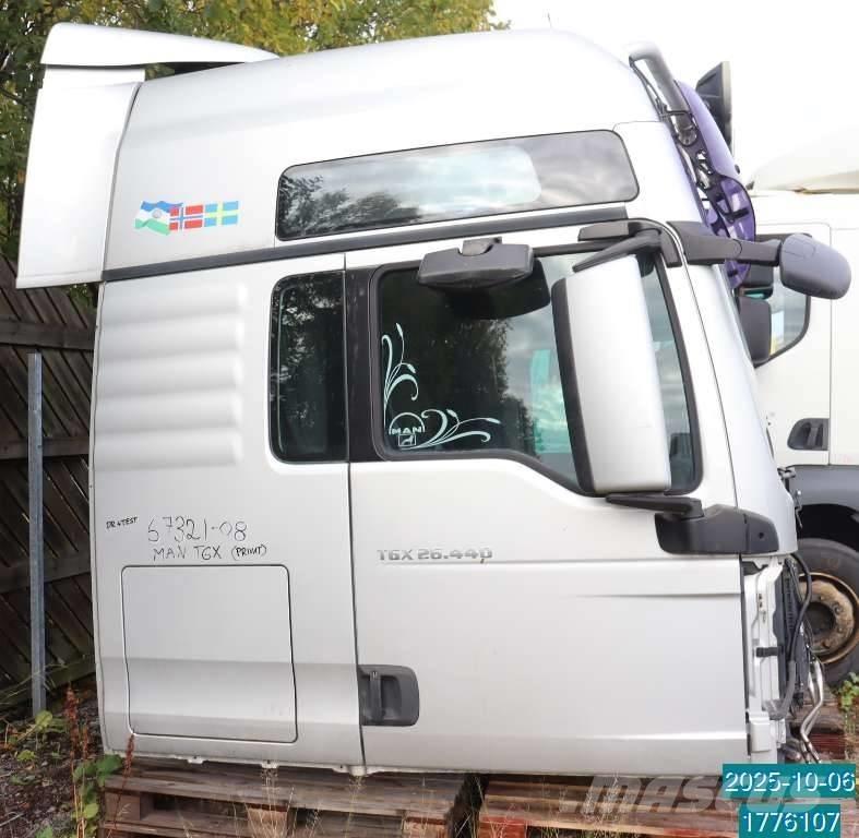 MAN TGX 26.440 Cabine si interior