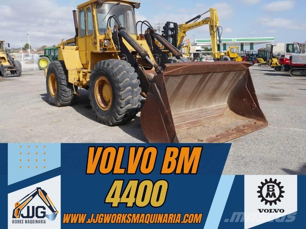 Volvo BM 4400 Incarcator pe pneuri
